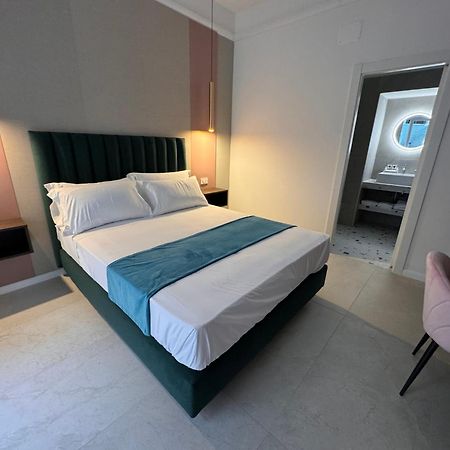 Hotiday Room Collection - Napoli Museo Suite Экстерьер фото
