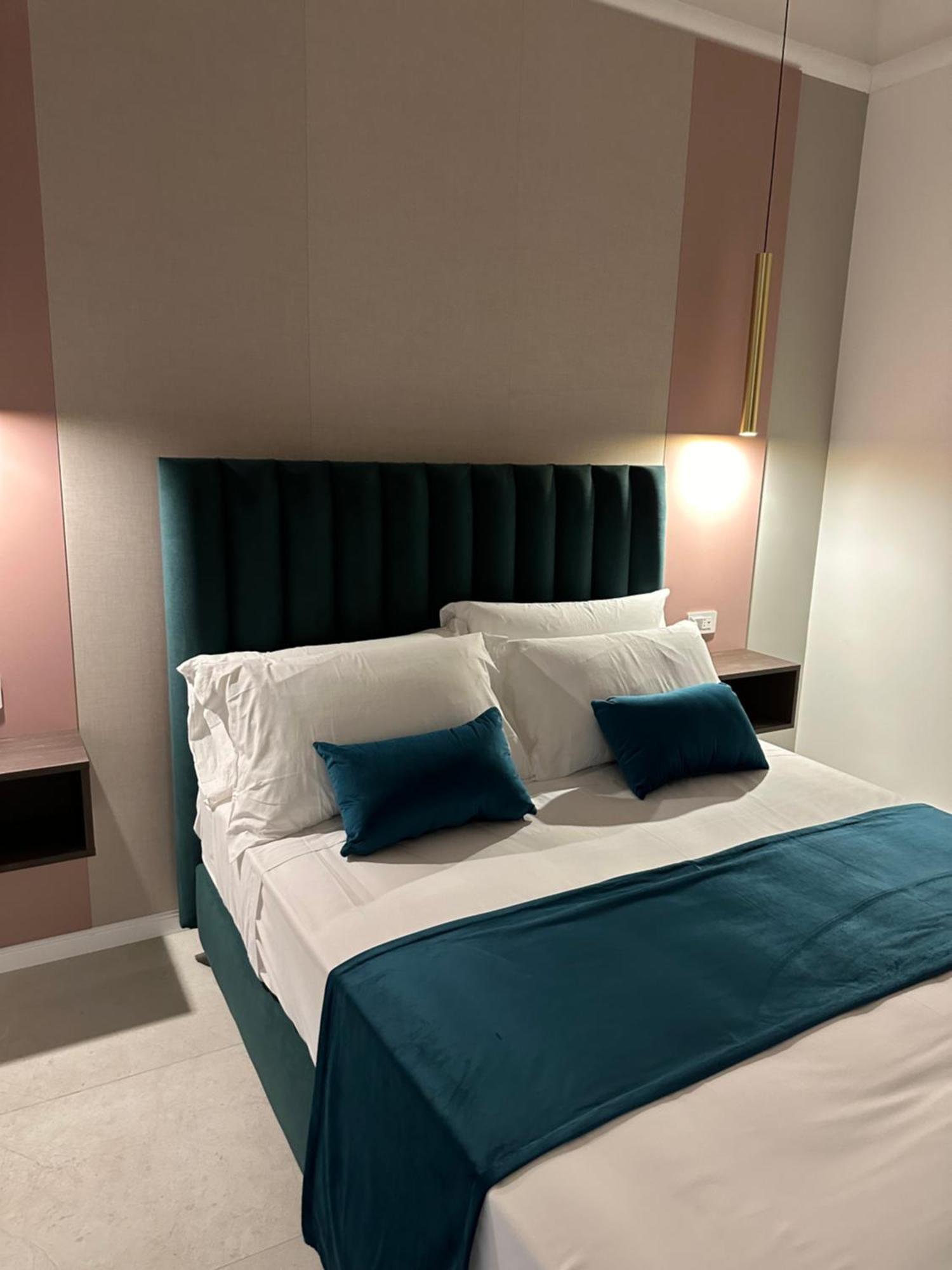 Hotiday Room Collection - Napoli Museo Suite Экстерьер фото