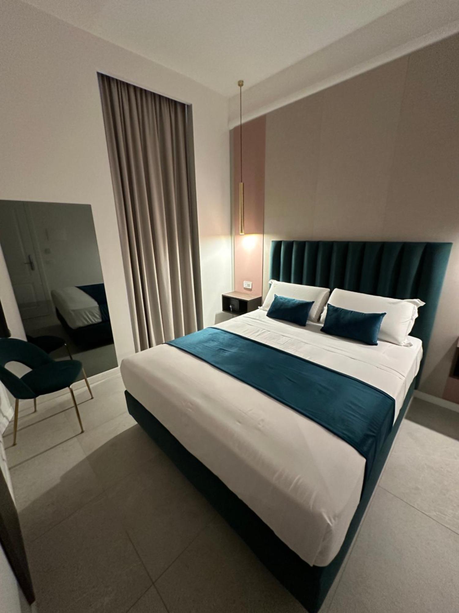 Hotiday Room Collection - Napoli Museo Suite Экстерьер фото