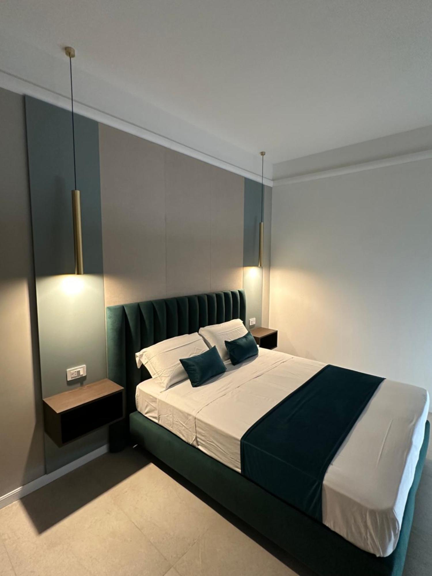 Hotiday Room Collection - Napoli Museo Suite Экстерьер фото
