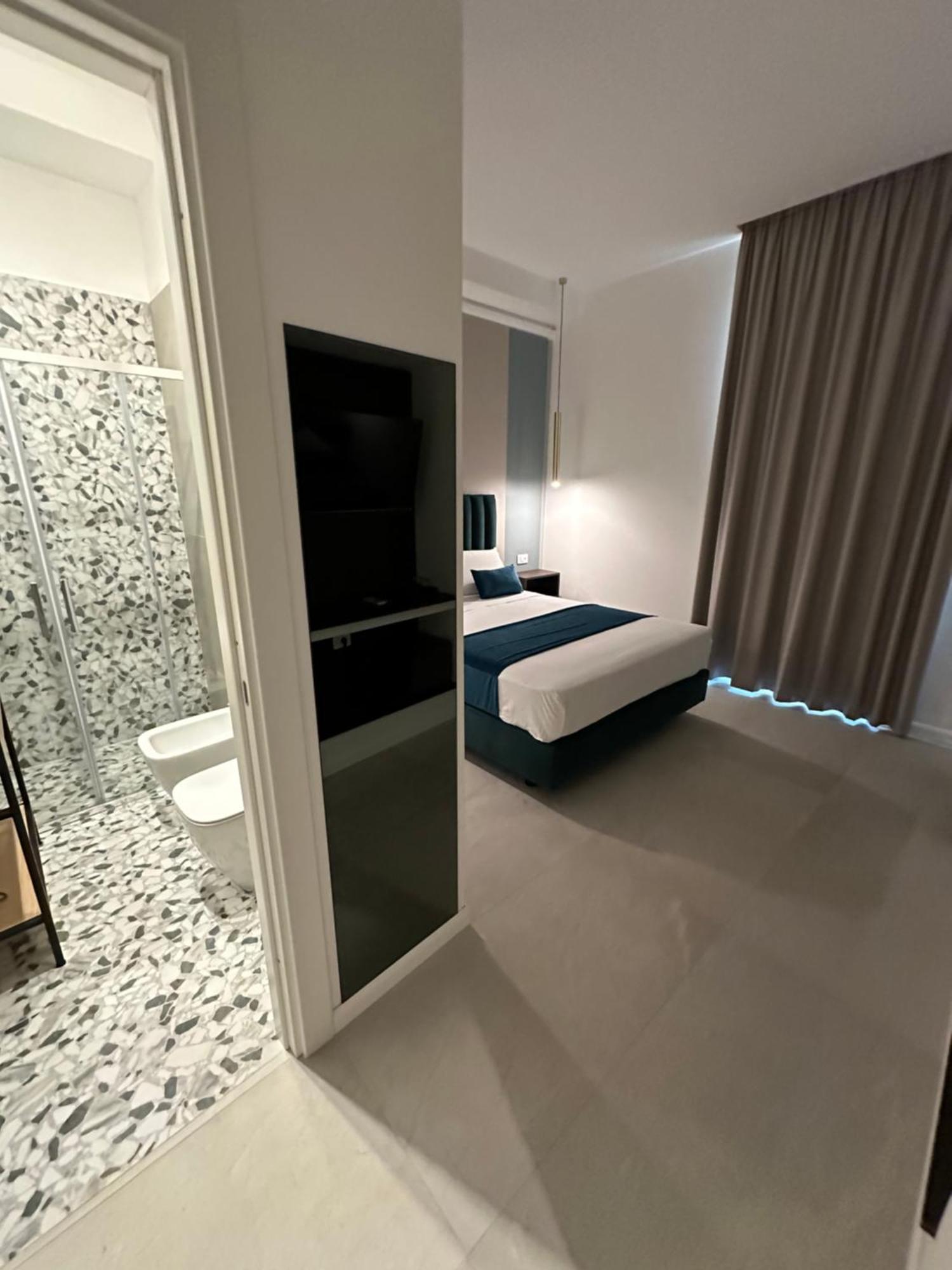 Hotiday Room Collection - Napoli Museo Suite Экстерьер фото